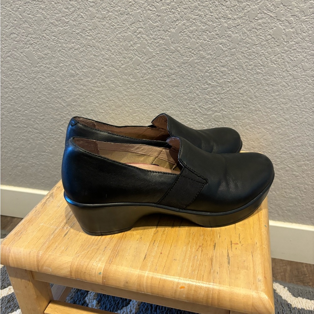 black dress shoes
